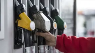 Dünya Ekonomisi: Petrol Fiyatları Düşüşte