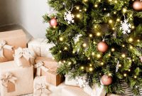 8 Meaningful Ways to Reduce Holiday Spending This Year