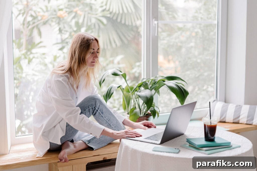 woman working on laptop. how to make $5,000 a month